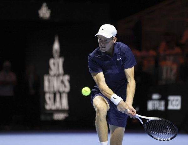 明珠国际 沙特“六王大满贯”：辛纳战胜焦科维奇&#32;与阿尔卡拉斯会师决赛